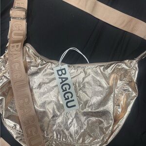 BAGGU Metallic Rose Gold Crossbody with Branded Strap